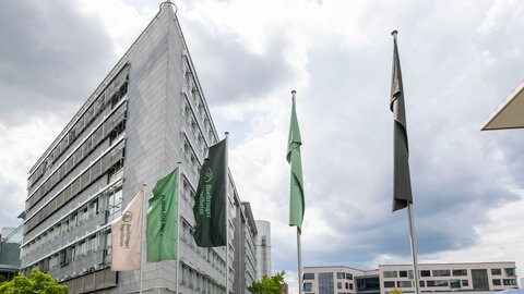 Pharmakonzerne wie Böhringer Ingelheim kündigen Kürzungen der Investitionen in Rheinland-Pfalz an.