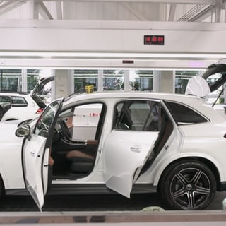 Alltag in der größten Autowaschanlage der Welt.