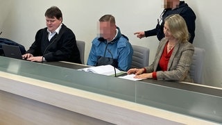 Das Gericht hat den 38-Jährigen zu einer fünfjährigen Haftstrafe verurteilt. Der Mann hatte 2013 ein Juweliergeschäft in Bad Kreuznach überfallen.