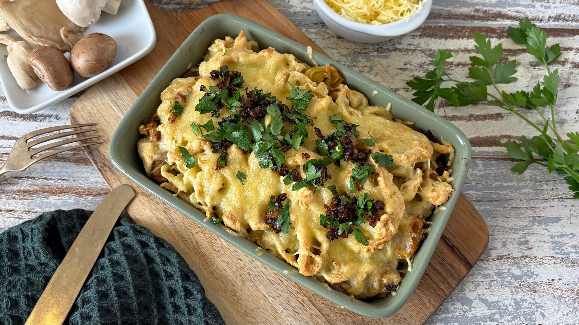 Überbackene Spätzle mit Lauch und Pilzen