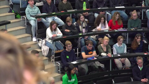 In Tübingen starten die Medizinstudierenden in das Semester. Manche von ihnen - wie Lisa - kommen über die Landarztquote. 