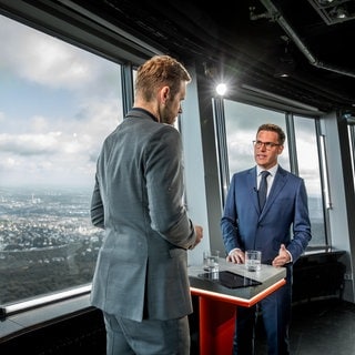 SWR Aktuell-Moderator Georg Bruder im Sommerinterview mit dem baden-württembergischen Innenminister und Vize-Ministerpräsidenten Manuel Hagel (CDU)