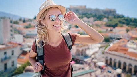 Frau im Urlaub
