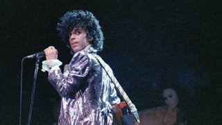 Der Sänger Prince 1985 | Das neue Album "Timeless" ist eine Zeitreise mit Prince