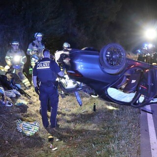 Polizei entdeckt in Unfallwagen Drogen und Schreckschußwaffe