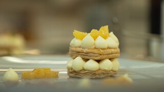 Blutorangen Mille Feuille, mit Passionsfrucht-Orangenganache, Blutorangensalat