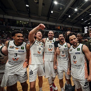 Spieler der Gladiators Trier jubeln