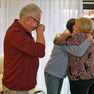 Das Ehepaar Di Stasio bedankt sich bei Martina und Hans-Peter Ihrlich