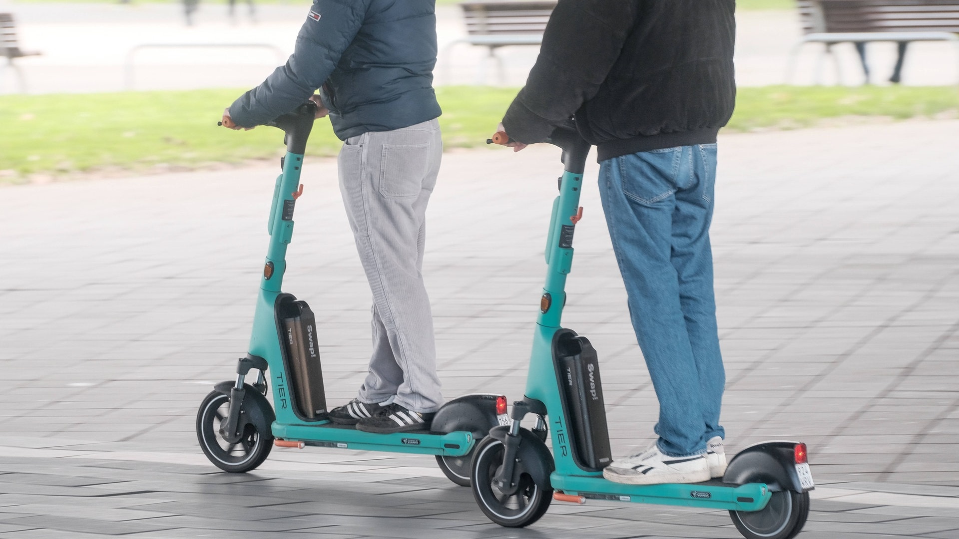 "Die 14-Jährigen haben das nicht im Griff" - Verkehrspsychologe warnt vor E-Scootern