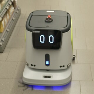 Wischroboter im Supermarkt