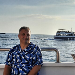 Ferdi Soylu sitzt auf einer Fähre. Der Familienvater aus Ulm wurde beim Urlaub in der Türkei verhaftet. Das Bild wurde im Urlaub in der Türkei vergangenes Jahr aufgenommen.