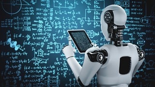Humanoider Roboter steht mit Tablet vor einer Tafel voller Formeln: KI bewältigt riesige Datenanalysen in Sekunden, hilft bei Diagnostik und Forschungsanträgen. Doch Forschenden droht ein Deskilling. 