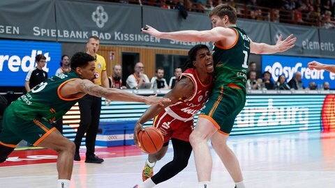 Das Spitzenspiel in der Basketball-Bundesliga zwischen Trier und Würzburg war eine hochintensiv geführte Partie.
