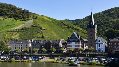 Auch in den kleineren Moselorten wie in Bernkastel-Kues gibt es an Pfingsten viel Programm.