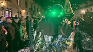 Iburger Teufelsknechte beim Nachtumzug der Görwihler Hotzenblitz-Zunft