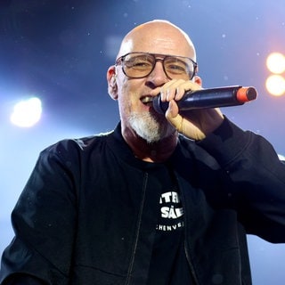 Sänger Thomas D auf der Bühne beim Summertime Norderney Festival 2025.