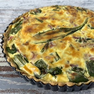 Bärlauch-Schinken-Quiche mit Frischkäse