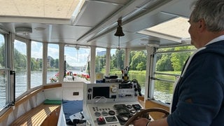 In Fahrt auf der Donau: Das Aussflugsschiff Ulmer Spatz