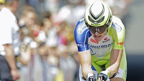 Dominik Nerz im grün-blauen Rennanzug bei der Tour de France 2012