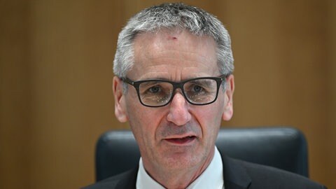 Hendrik Hering (SPD) hier noch als Landtagspräsident von Rheinland-Pfalz (Archivbild).