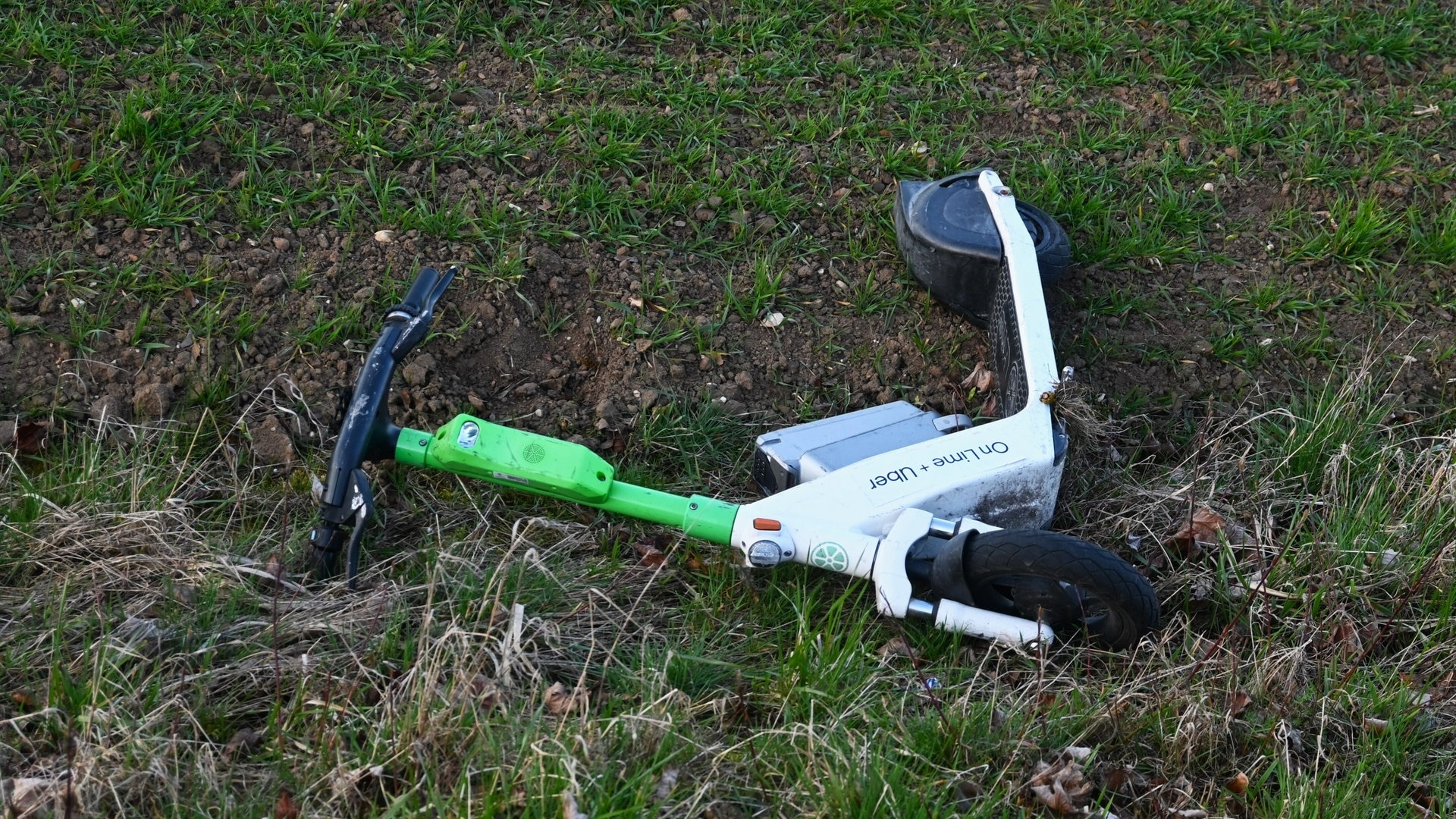 15-Jähriger stirbt bei E-Scooter-Unfall in Alzey