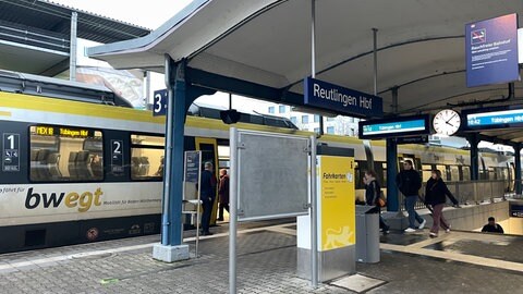  Der Reutlinger Hauptbahnhof. Mit dem Fahrplanwechsel gibt es einige Änderungen im Regionalverkehr - etwa bei der Ermstalbahn und der Ammertalbahn.