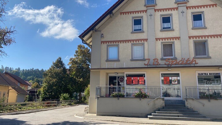 Im Wilhelmsdorfer Ortsteil Zußdorf wird auch die zweite Staffel der Serie "Tschappel" gedreht.