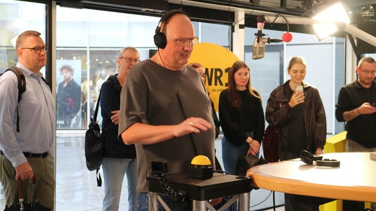 Markus aus Norath im Hunsrück drückt den Buzzer für Platz 700