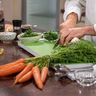 Karotten für das Pesto aus Karottengrün