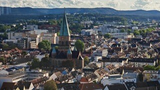 Kaiserslautern, Blick auf die Marienkirche und Stadtteil