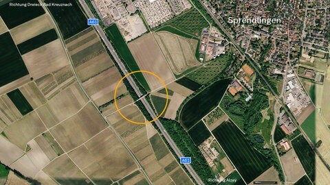 Von dieser Brücke an der A61 haben Mädchen Fleischstücke geworfen