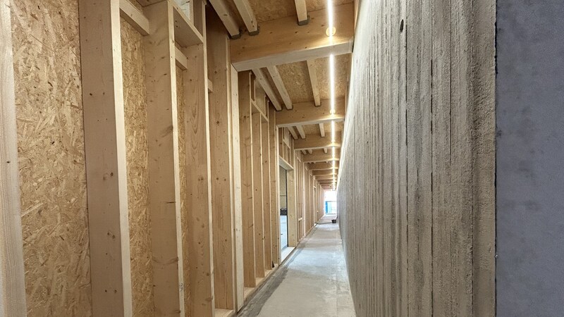 Modern und effizient. Das neue Gebäude soll laut Stadt eine Turnhalle zum Wohlfühlen sein mit gutem Raumklima und viel Licht. 