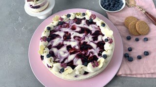 No-bake-Heidelbeer-Cheesecake mit Haferkeks-Boden