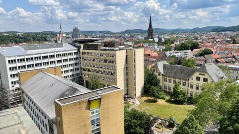 Rund zehn Millionen Euro Minus hat das Westpfalz-Klinikum im vergangenen Geschäftsjahr gemacht. Bis 2027 will das Krankenhaus wieder auf eigenen Beinen stehen. 
