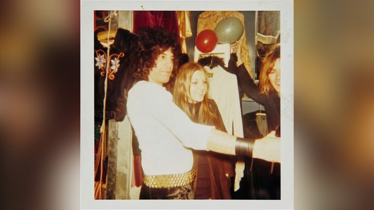 „Freddie Mercury mit Mary Austin: Ein Leben in Songs“, Seite 24