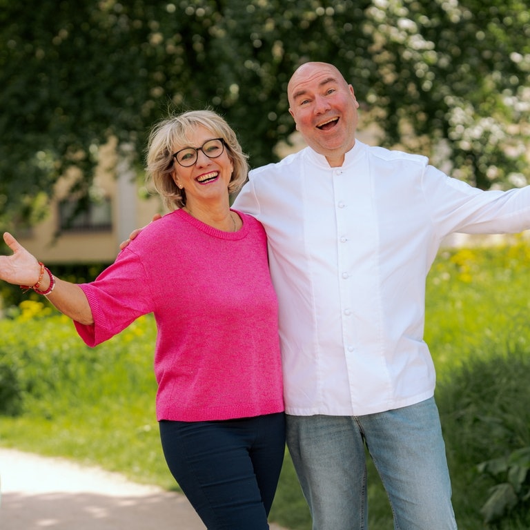 SWR1 Pfännle-Moderatorin Petra Klein und Pfännle-Koch Eberhard Braun