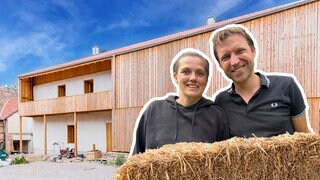 Sarah und Florian wollen mit ihren drei Kindern nachhaltig leben und bauen ihr Haus aus Strohballen.