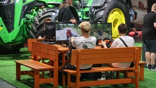 Simulator-Messestand auf der Gamescom.