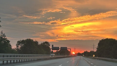 So schön sah der Sonnenuntergang im Donnersbergkreis bei Elvira Sittel aus.