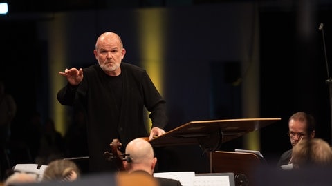 Francois-Xavier Roth bei der Generalprobe für die Donaueschinger Musiktage 2025