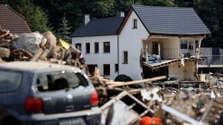 Bei der Flut 2021 im Ahrtal wurden viele Brücken, Häuser und Straßen komplett zerstört.