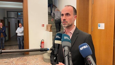 Gesundheitsminister Clemens Hoch (SPD) im Interview in Altenkirchen.