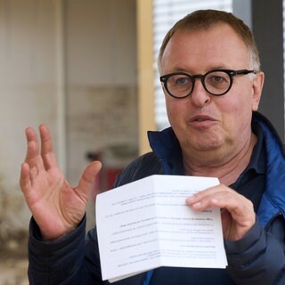 Landrat Jürgen Pföhler (CDU) steht wegen des Hochwasser-Managements in der Kritik, die Grünen fordern eine Abwahl.