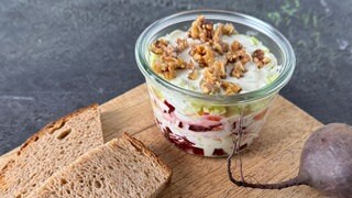 Rote-Bete-Schichtsalat mit Dill-Mayonnaise