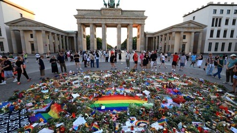 Opfergedenken am Brandenburger Tor, Blumenmeer 