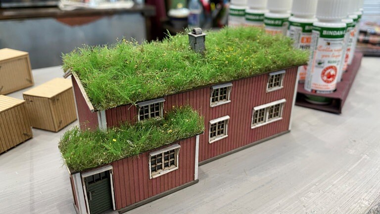 Firma Joswood: Bereits im vergangenen Jahr hat Joswood ein norwegisches Haus angekündigt, bei dem das Dach begrünt ist. 