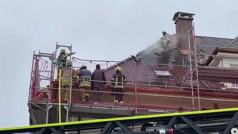Im Dachstuhl der "Villa Fuchs" in Heilbronn brach ein Feuer aus.