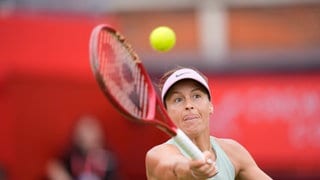 Tatjana Maria hat sich beim WTA-Turnier in Nottingham in der ersten Runde gegen die Indonesierin Janice Tjen durchgesetzt.
