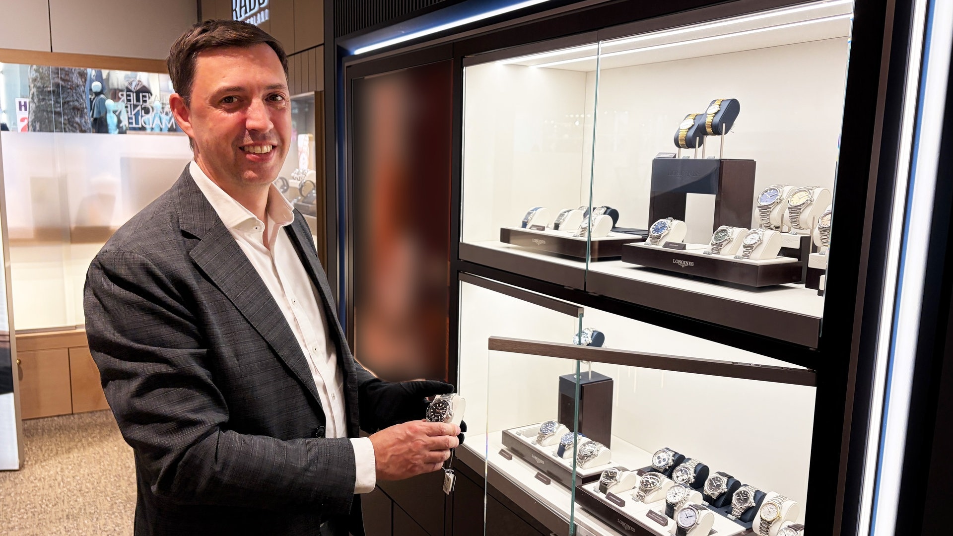 Zeitumstellung in Mainz: Juwelier muss 100 Uhren von Hand umstellen