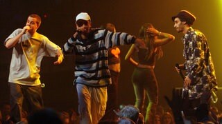 Die Stuttgarter Hip-Hop-Band Massive Töne tritt am 30.11.2002 in der Dortmunder Westfalenhalle auf.